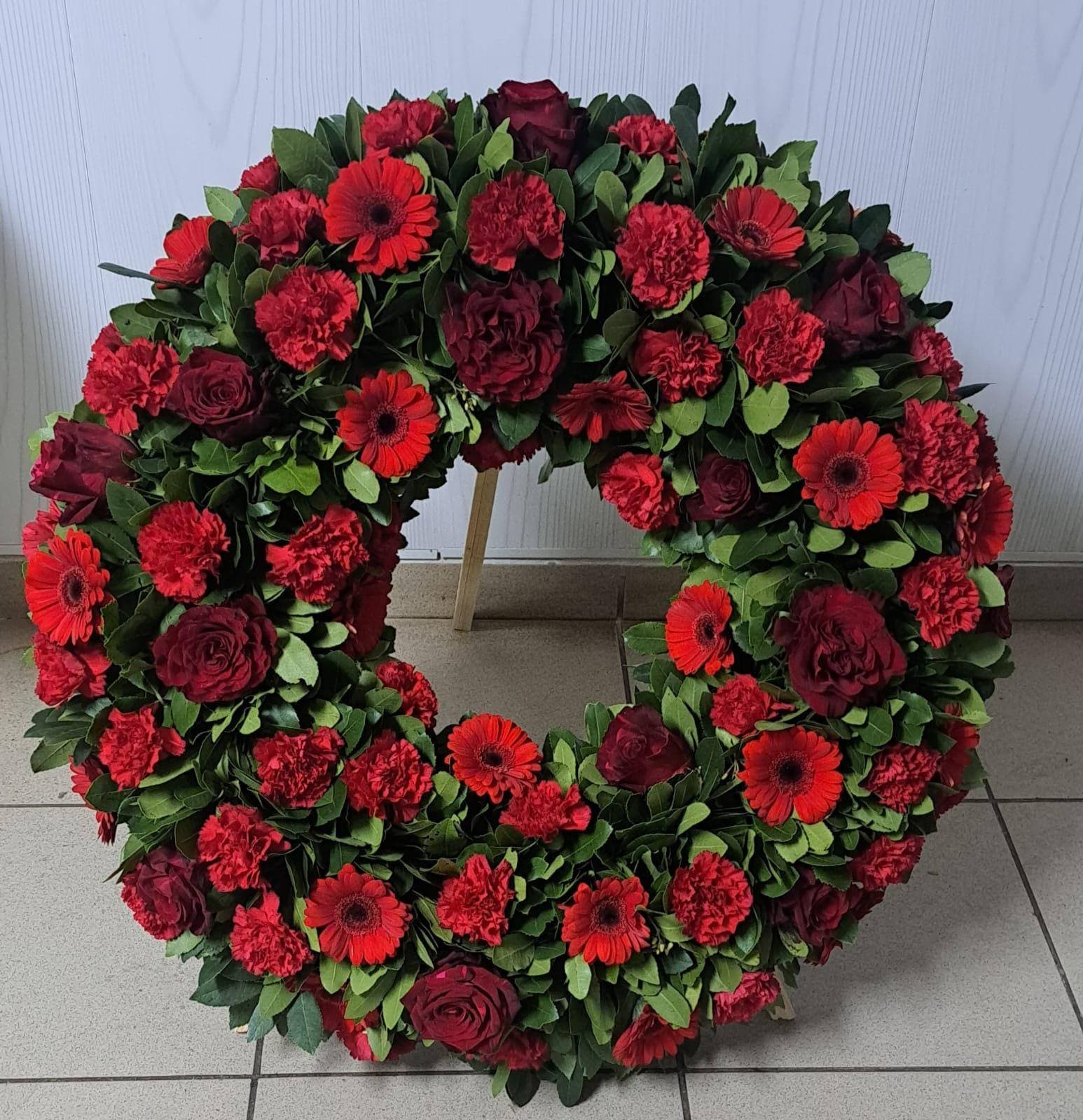 Coroană de flori clasică